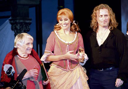 AG and cast of Czech Musical